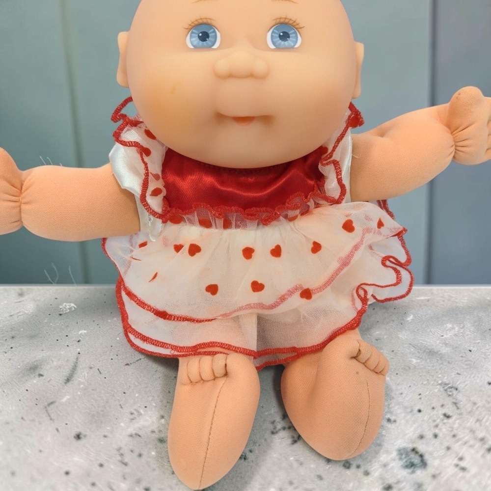 VTG 90's Cabbage Patch Kids Mattel 1995 Heart Dress Blonde Hair Blue Eye Doll 14 - Picture 3 of 13
